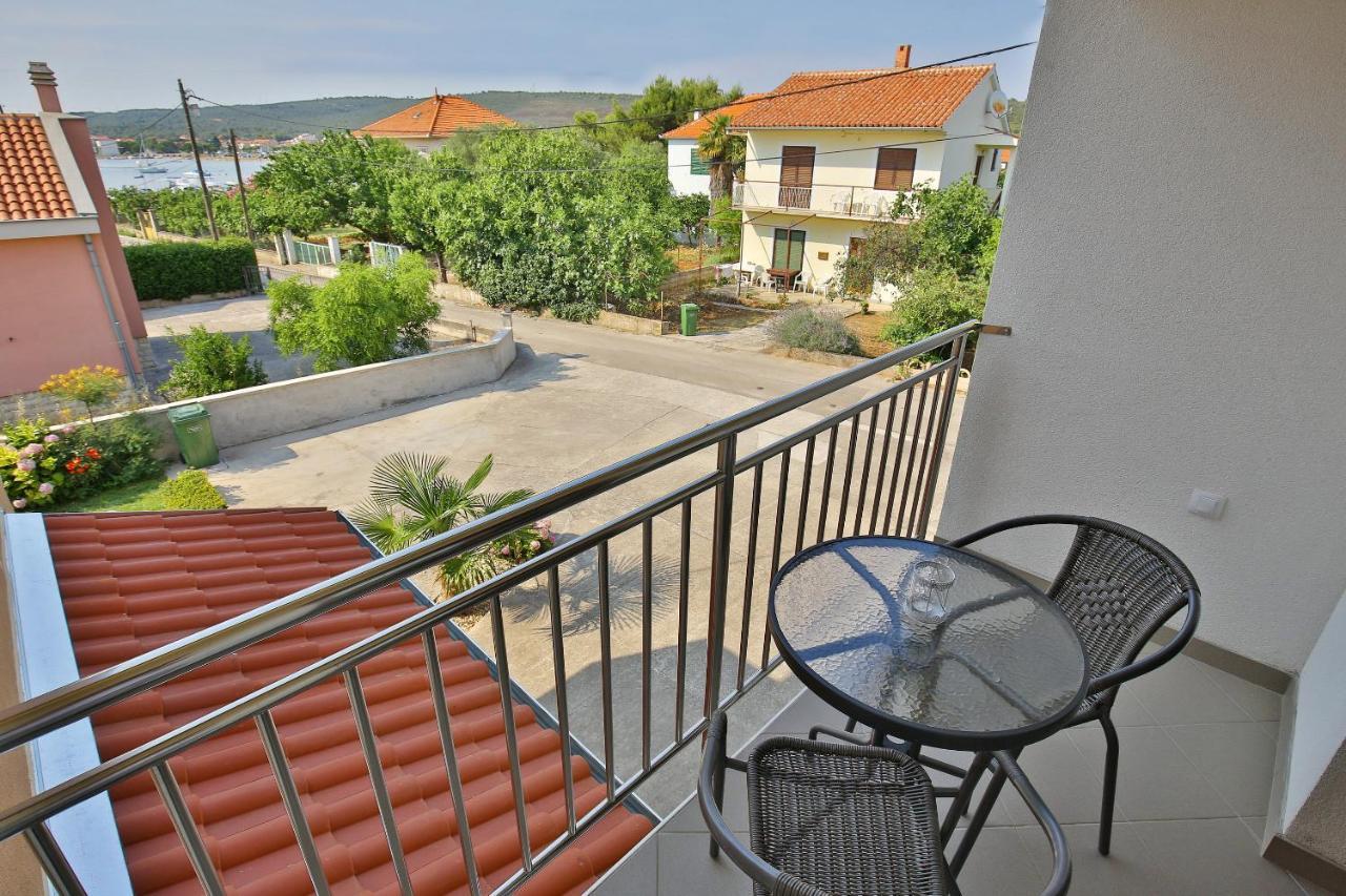 Apartmani Dane Sukošan Exterior foto